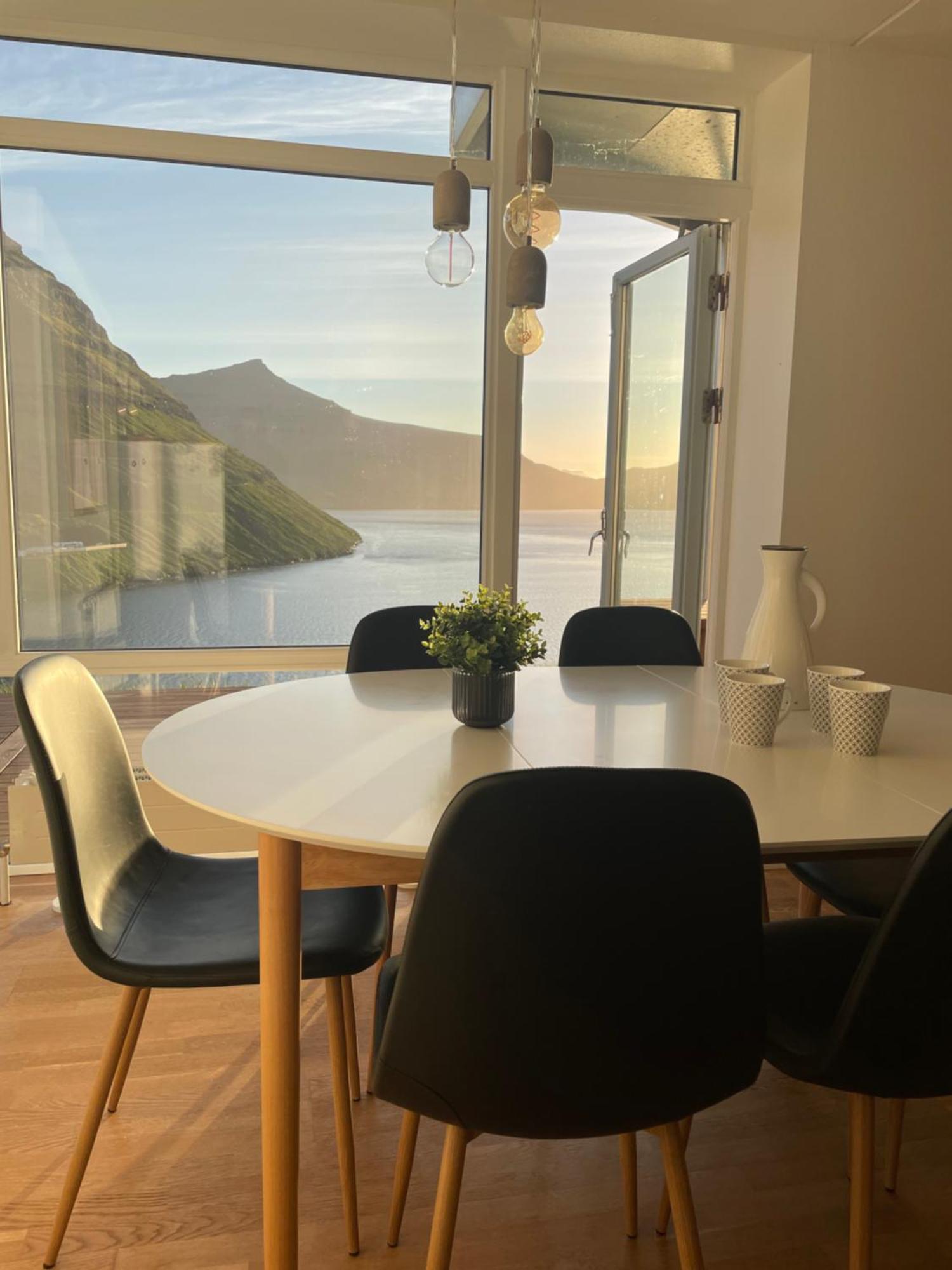 Unique Sea & Landscape View And Spacious Apartment Klaksvík Екстериор снимка